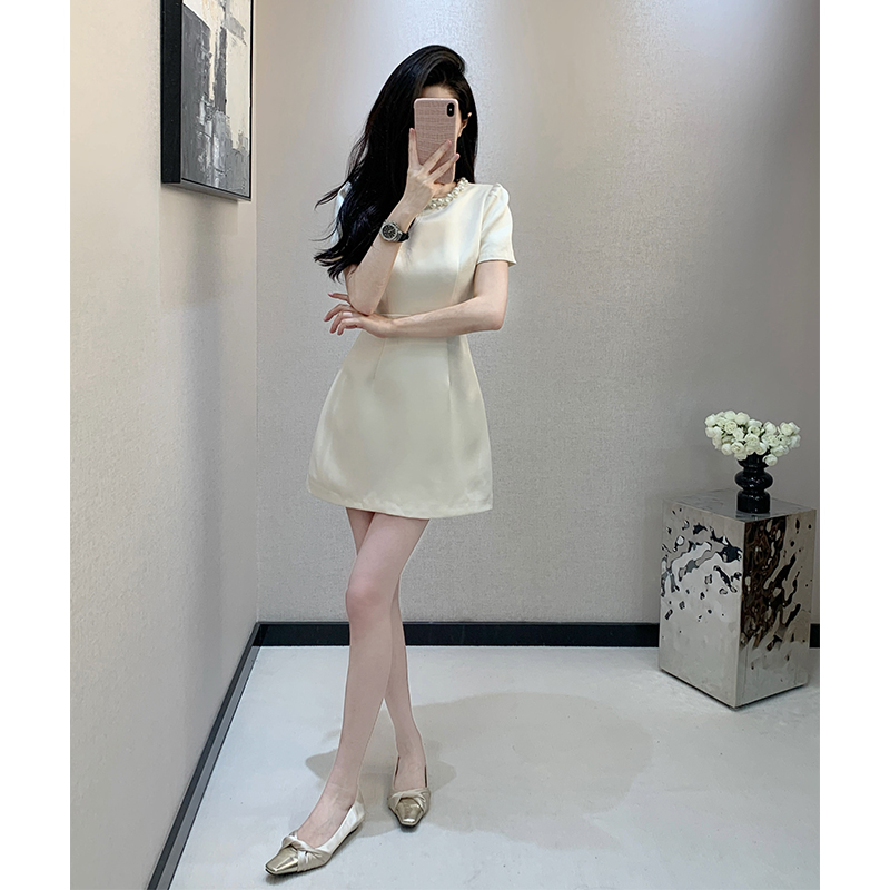 法式高端小香风珍珠领裙子夏季新款时尚轻奢名媛气质收腰连衣裙女
