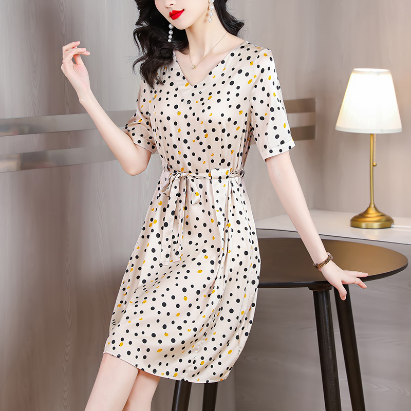 杭州大牌真丝波点女装连衣裙新款名牌小个子中年妈妈收腰桑蚕丝裙