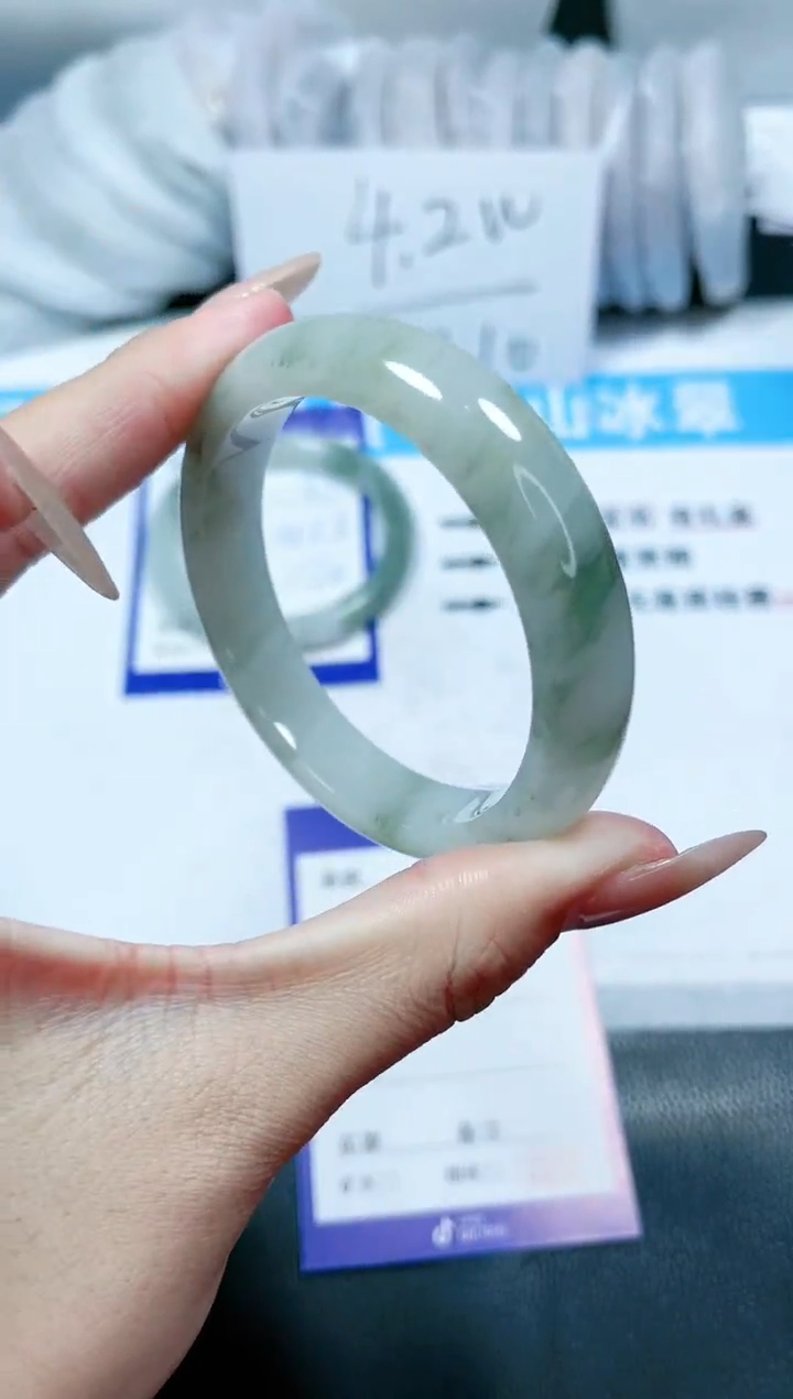 【闪购商品】石英质玉手镯未镶嵌314
