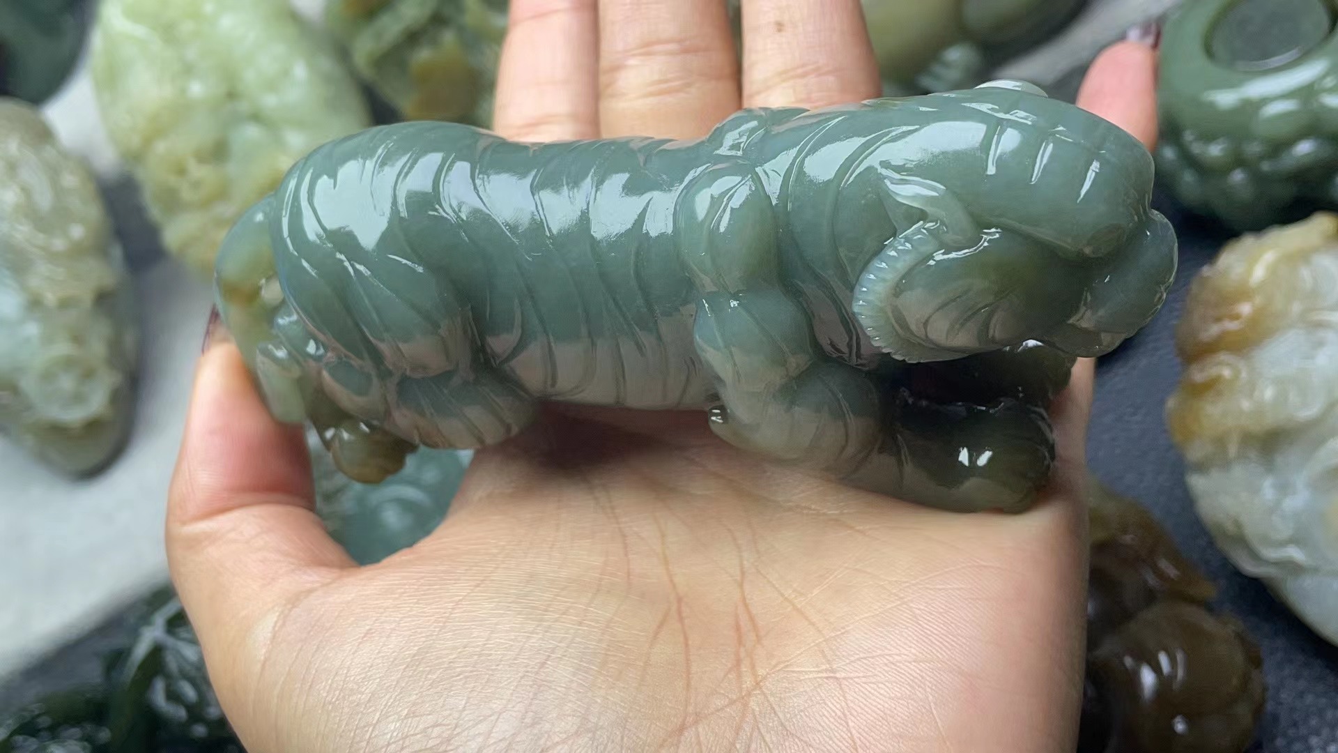 天然和田玉 老虎手把件