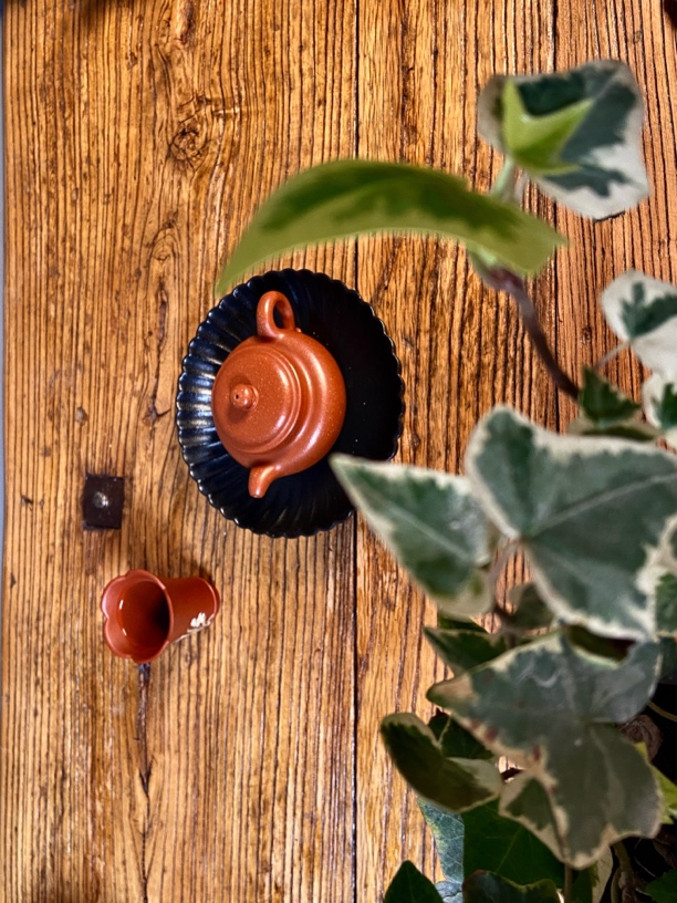 金典紫砂壶型仿古，选用工作室提炼原矿红降坡泥，180cc左右