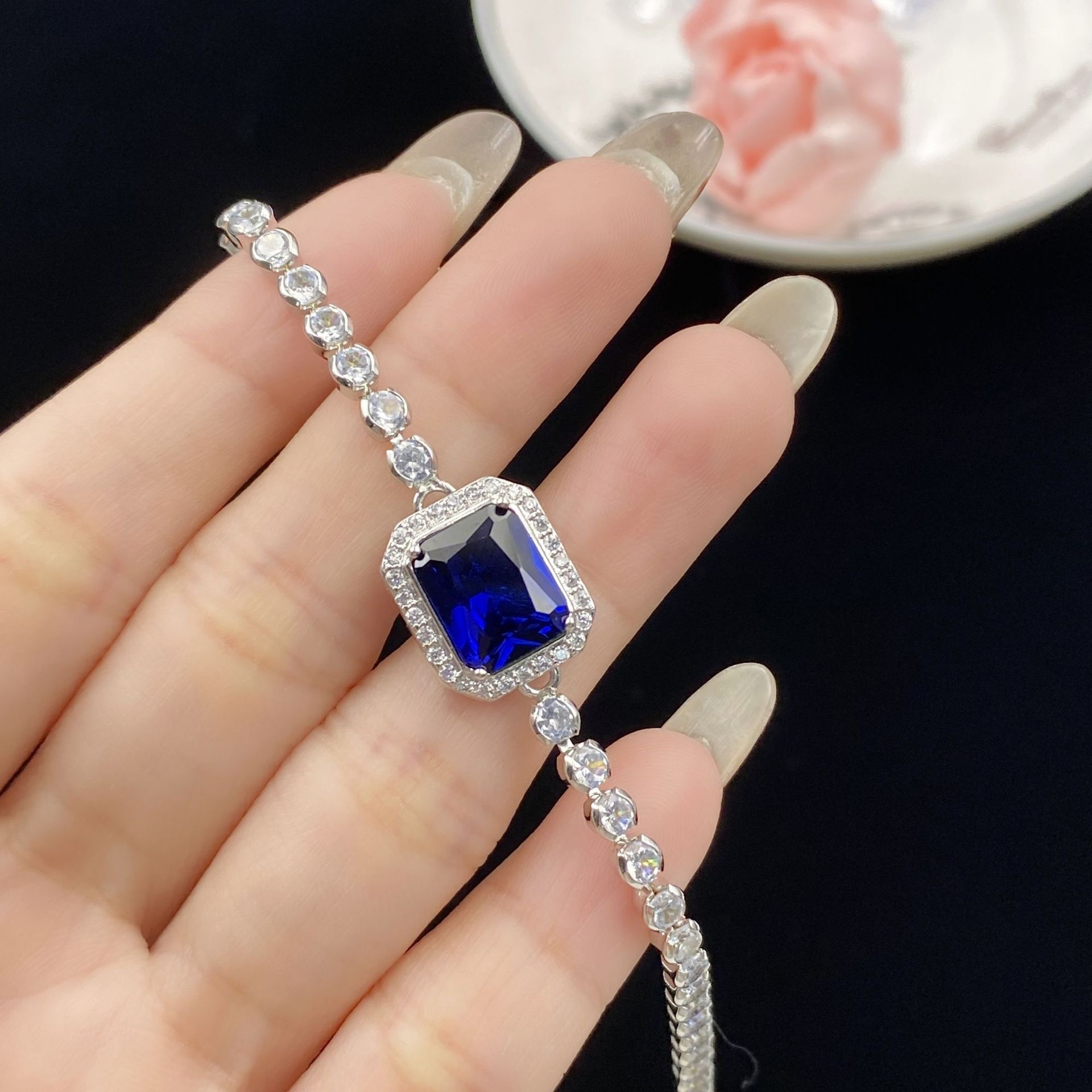 铜合金合成锆石手链 轻奢气质百搭时尚蓝尖方形手链S0117-2709