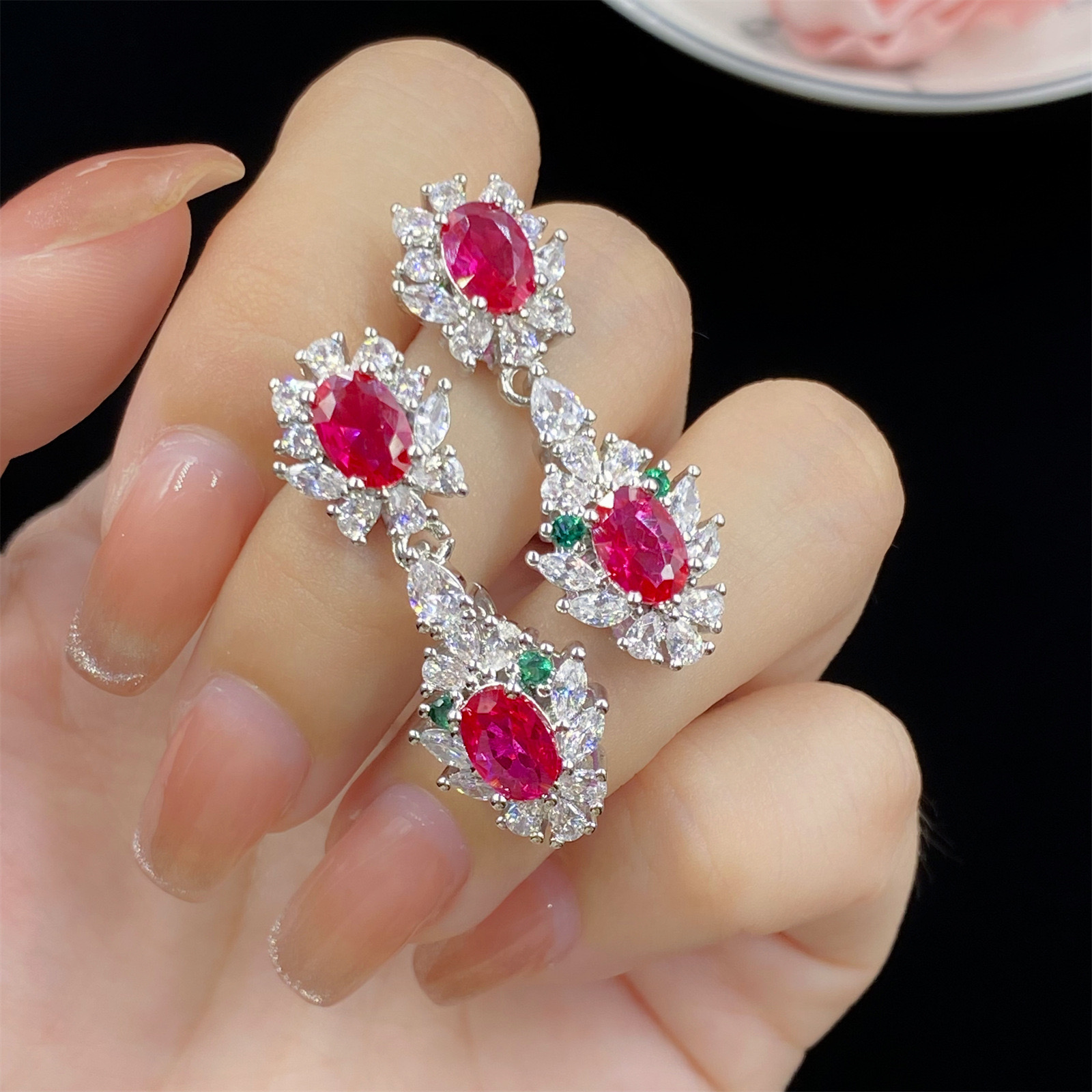 铜合金合成锆石耳饰 红刚轻奢气质百搭时尚优雅耳钉E0407-2422