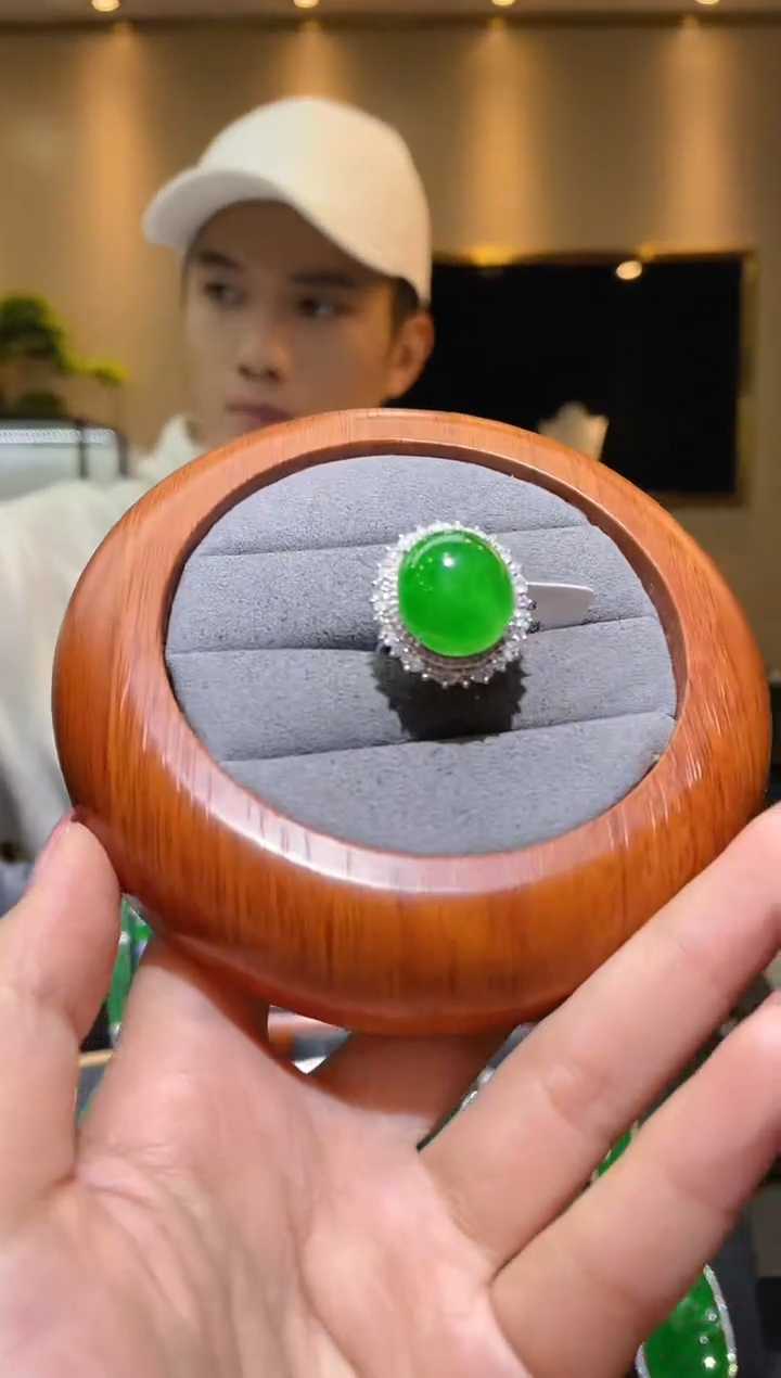 【闪购商品】翡翠戒指吊坠两用款18K金镶嵌A37