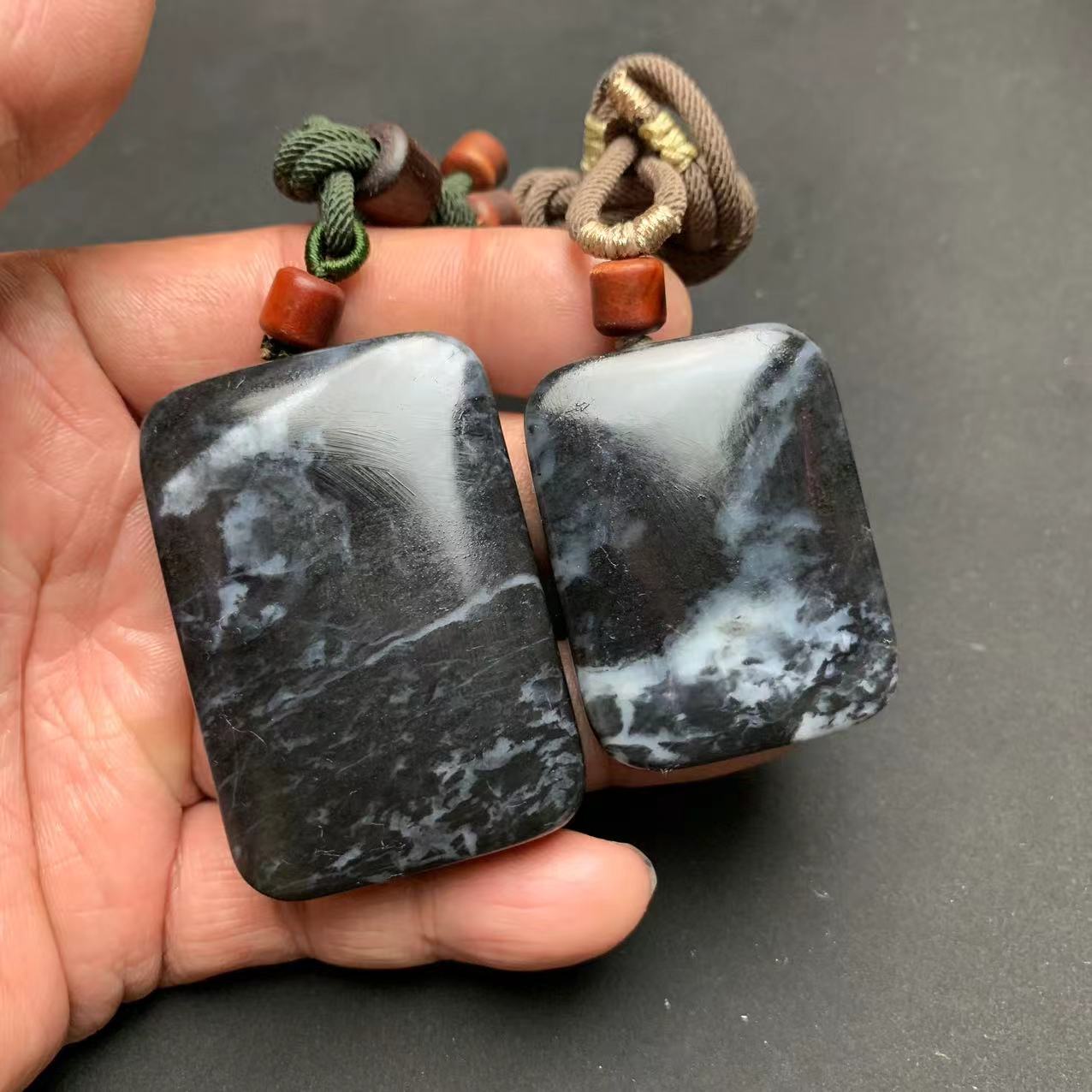 和田玉青花无事牌挂件