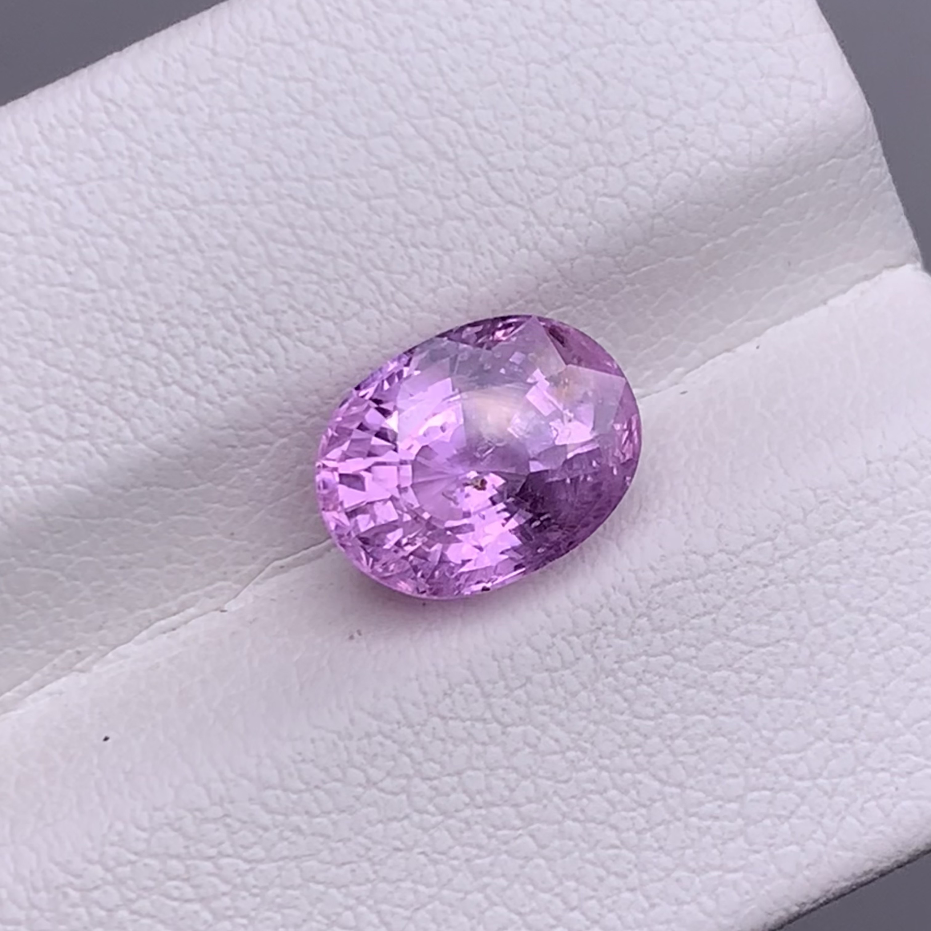 天然无烧樱花粉色蓝宝石3.81克拉