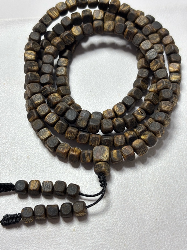 奇楠沉香沉水方糖珠5mm 17.1克 多样性发一