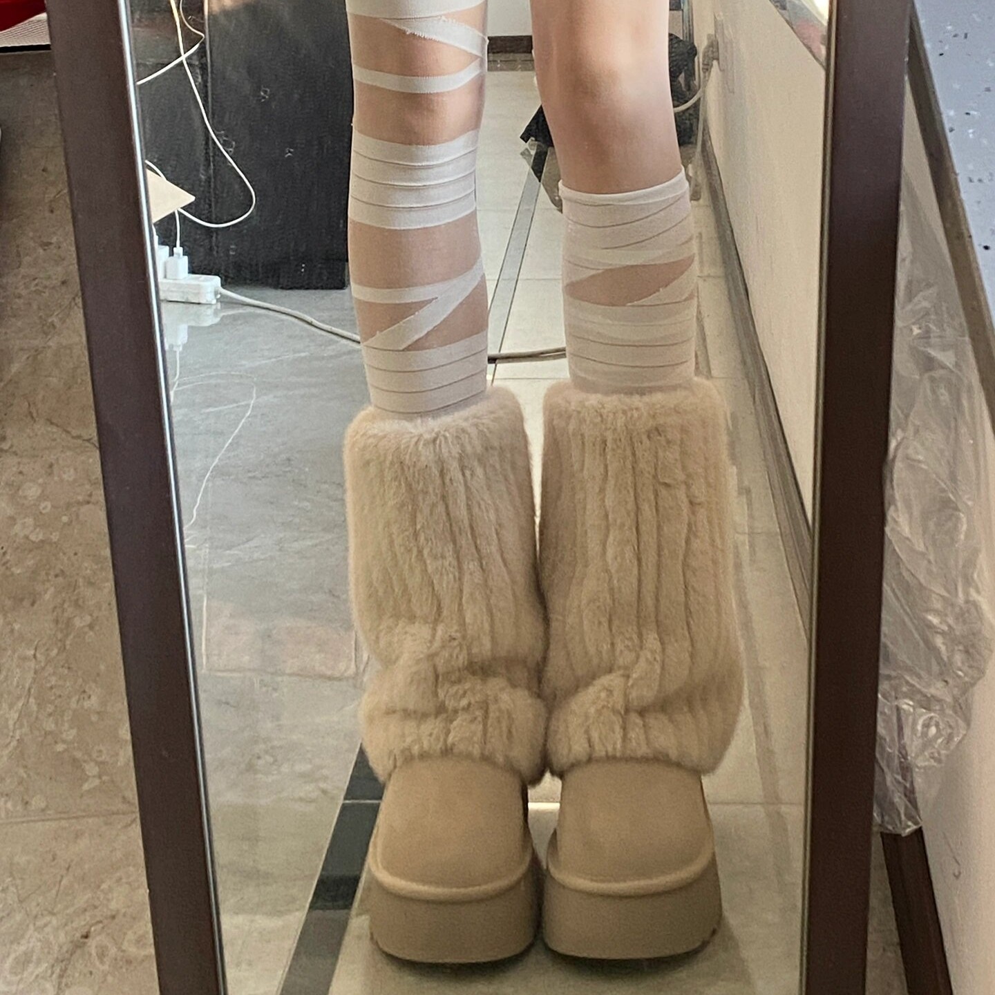 网红爆款冰岛雪地靴女配绷带袜2023冬季保暖加绒白色毛毛靴显腿瘦