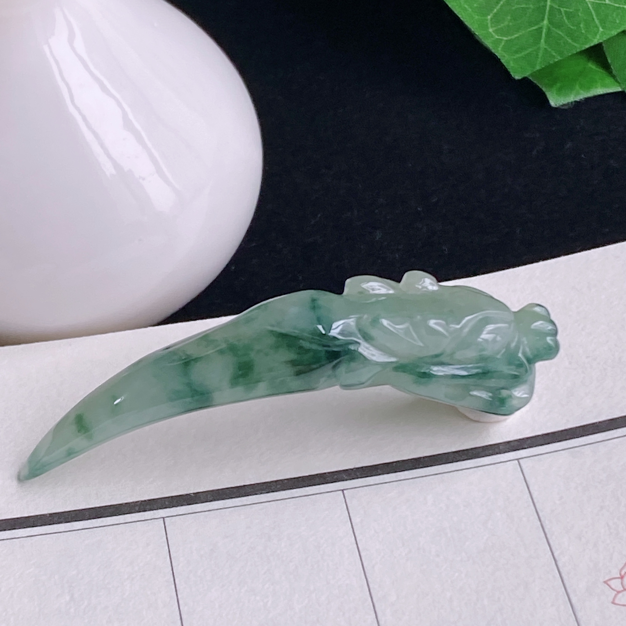 宝宝礼物飘绿百搭绿色高冰 v29缅甸天然翡翠A货冰润飘花龙牙吊坠