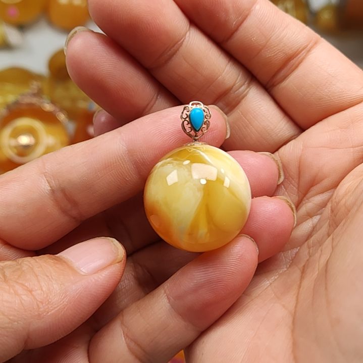 蜜蜡吊坠(赠链)18K金镶嵌