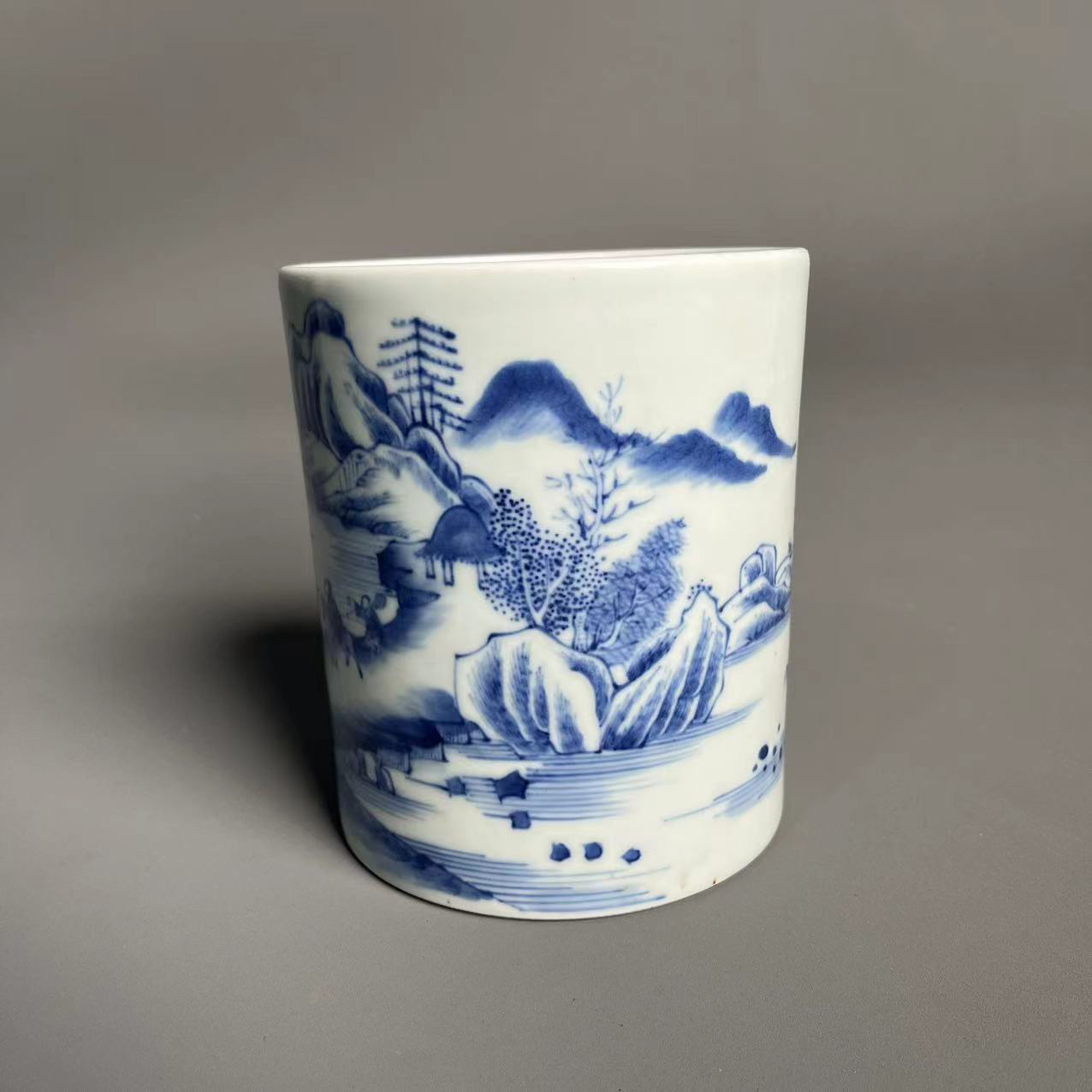 清代 青花山水人物笔筒