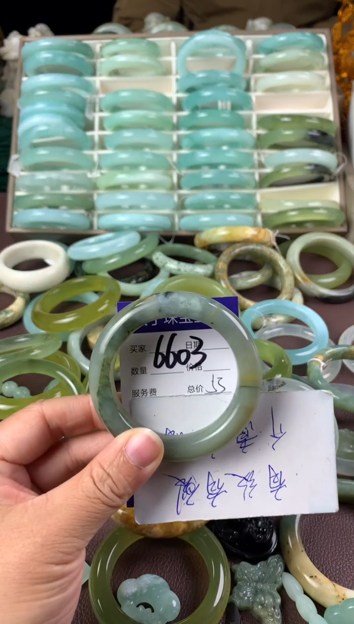 【闪购商品】蛇纹石玉手镯未镶嵌6603