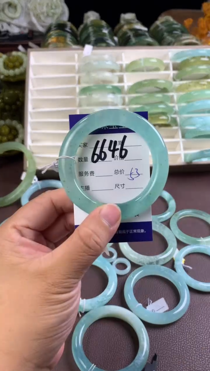 【闪购商品】蛇纹石玉手镯未镶嵌6646