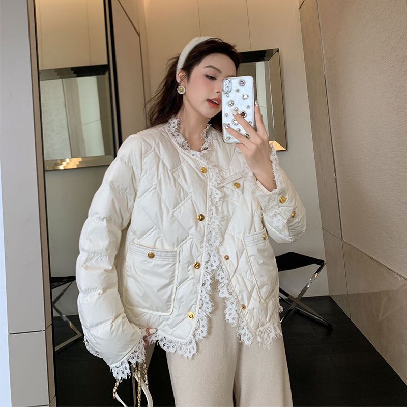 波司澄冬季新款小香风羽绒服女时尚宽松韩版蕾丝边设计感短款白鸭