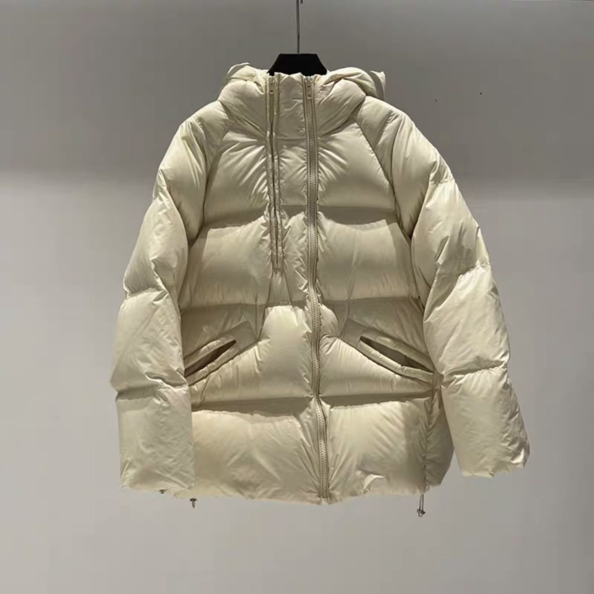 波司澄舒适双拉链羽绒服女连帽白鸭绒北方抗寒加厚宽松保暖面包外
