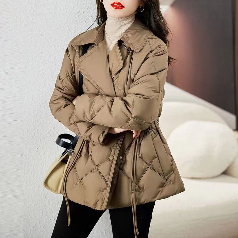 品牌断码冬季西装领轻薄羽绒羽绒服女短款修身冬季2023年爆款小个
