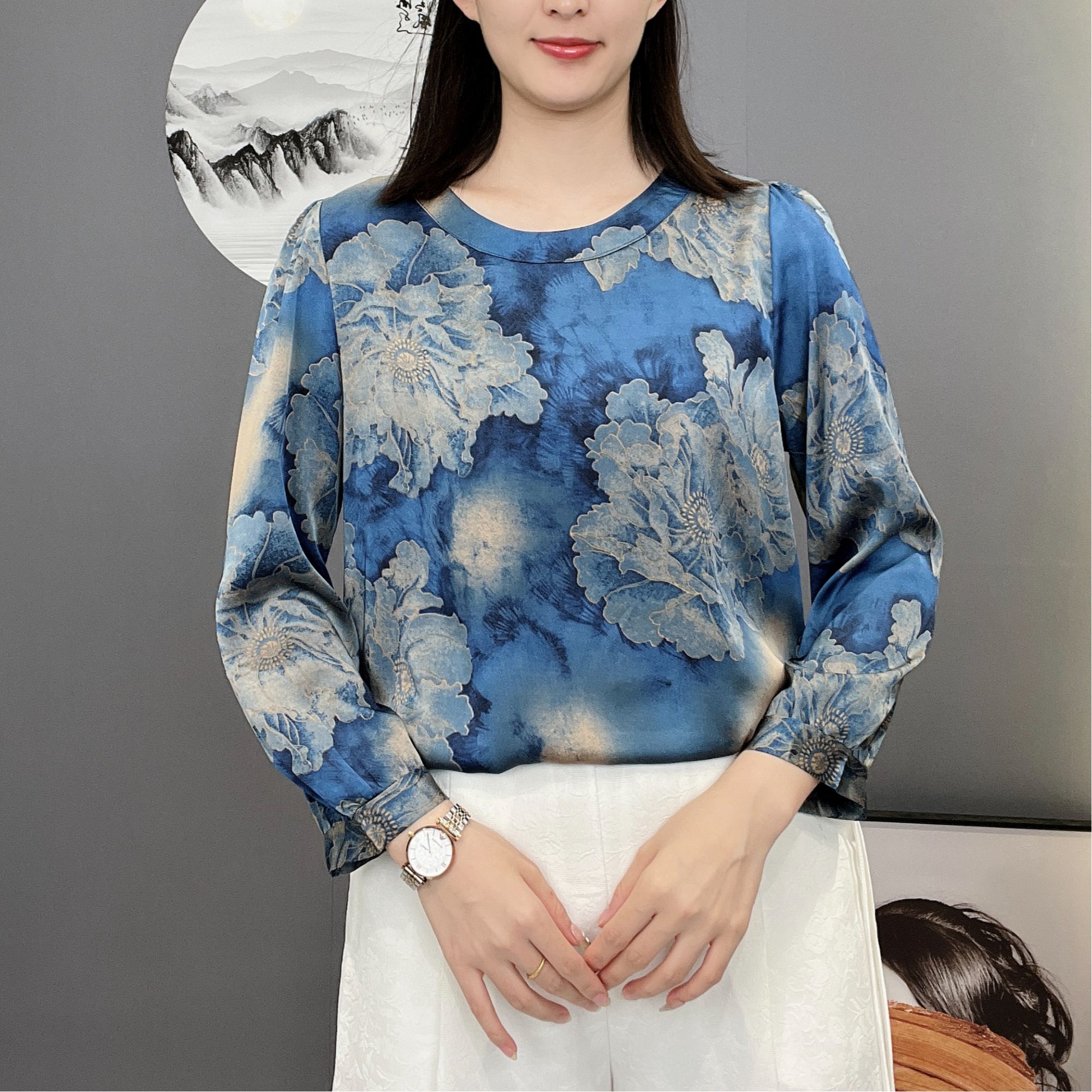 XYH1003圆领长袖高级感妈妈装时尚知性感蓝色轻薄丝滑中老年女装