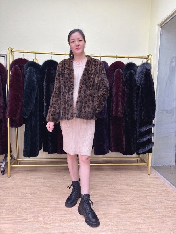 进口水貂咖啡印豹纹时尚V领气质休闲貂皮短款外套