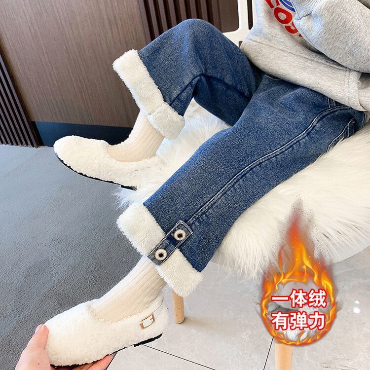 儿童加绒牛仔裤秋冬款韩版加绒加厚宽松洋气时髦女宝宝外穿女童裤