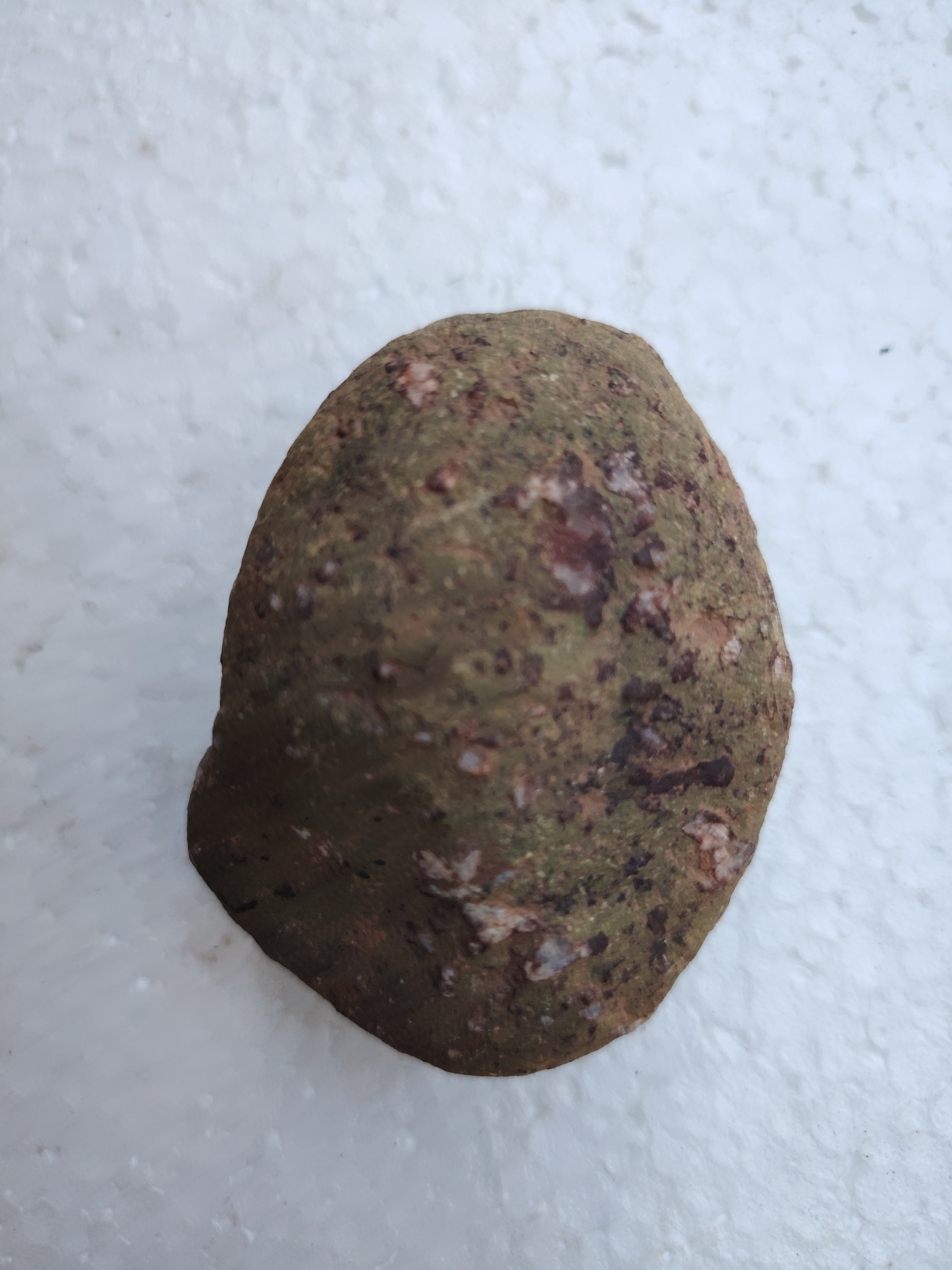 纯橄榄岩，完整定向小标本。