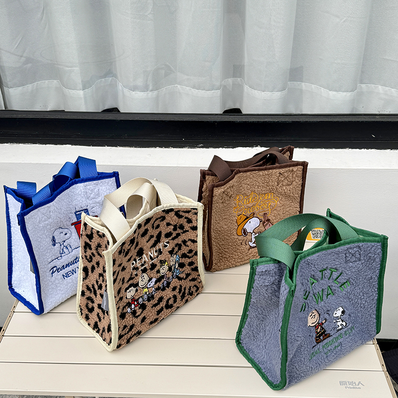 2025新款史努比学生卡通羊羔绒包包百搭背包潮流大容量女手提包