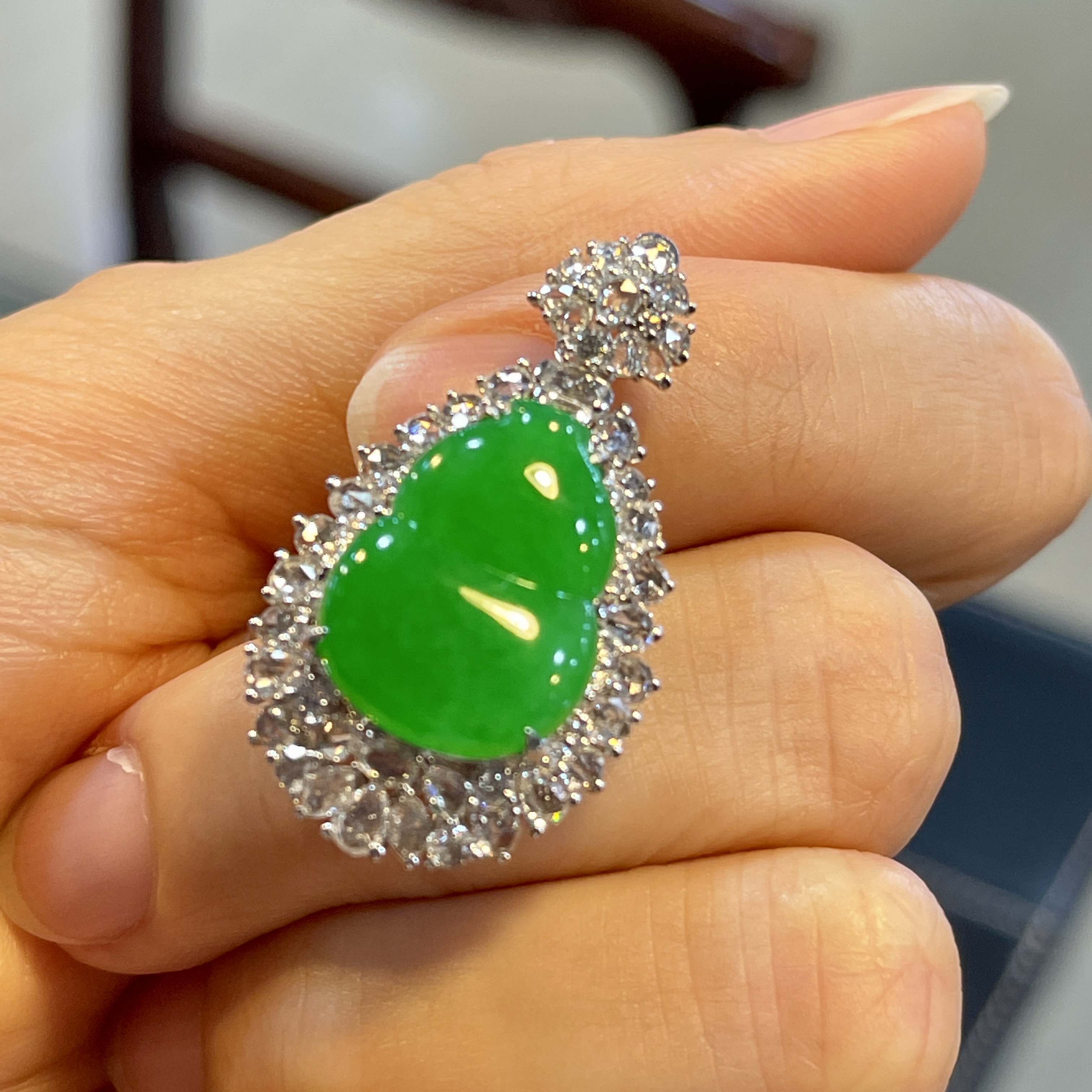 18K金镶翡翠满色葫芦挂件