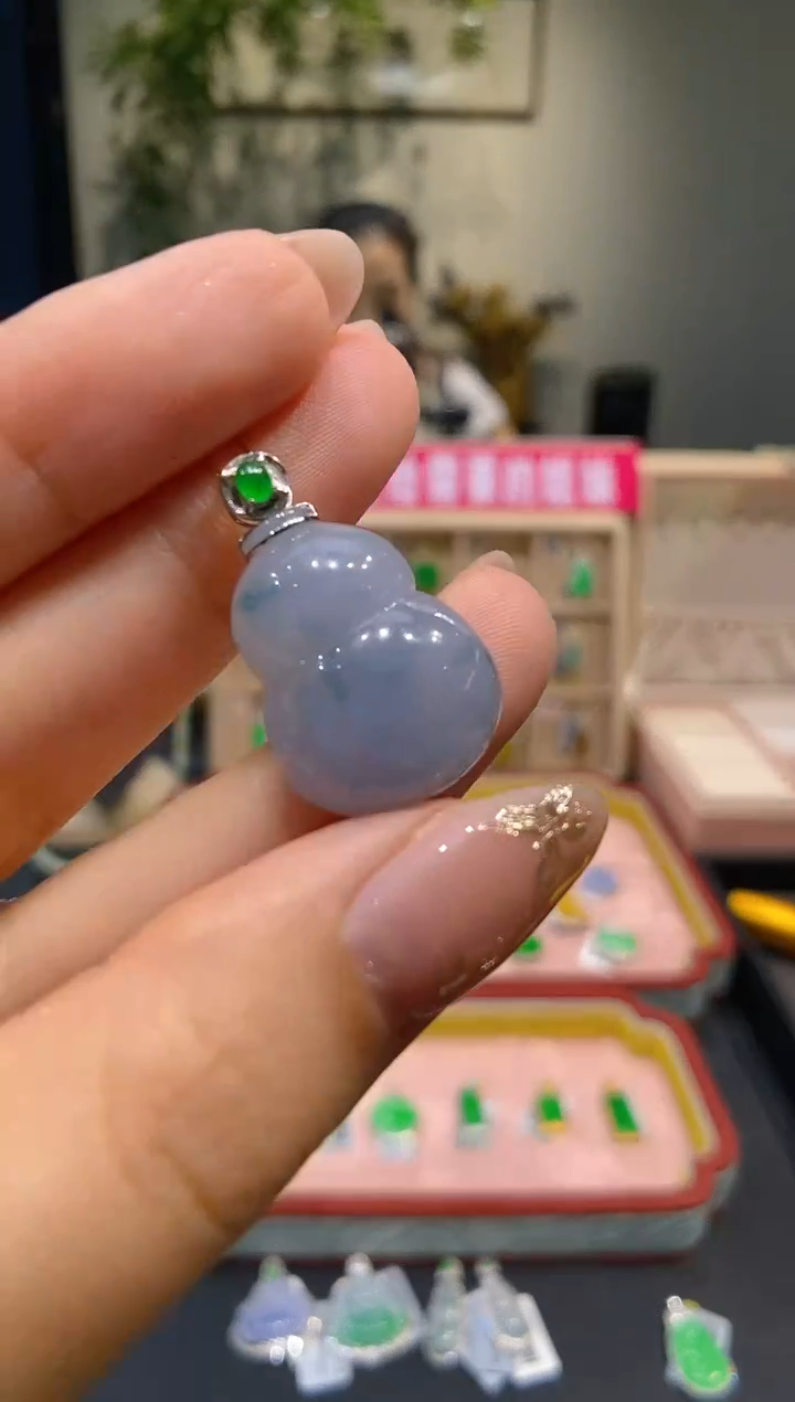【闪购商品】翡翠吊坠(不含链)18K金镶嵌葫芦