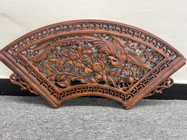 东阳木雕 40*80扇形凤凰牡丹香樟木实木雕刻挂件