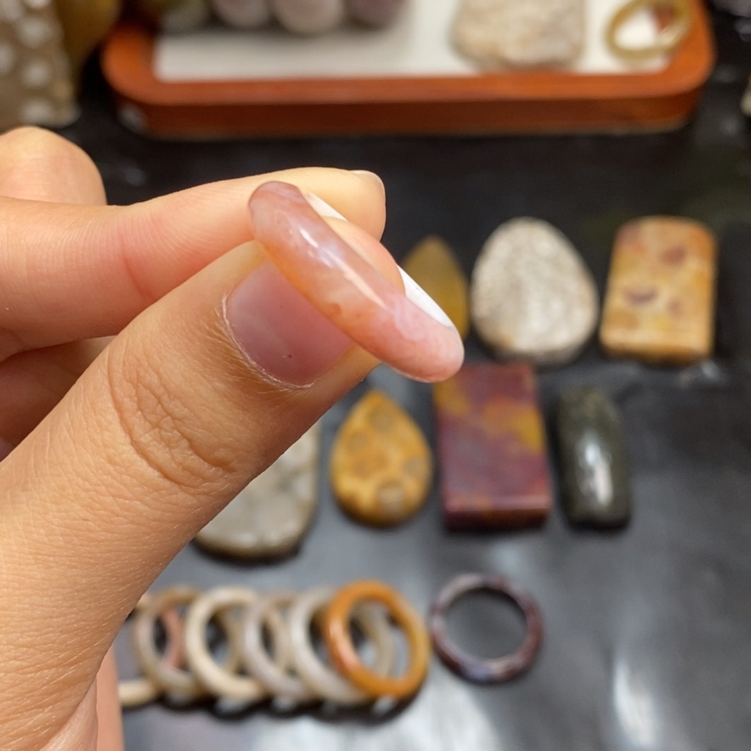 硅化珊瑚（珊瑚玉）颈饰未镶嵌卡17