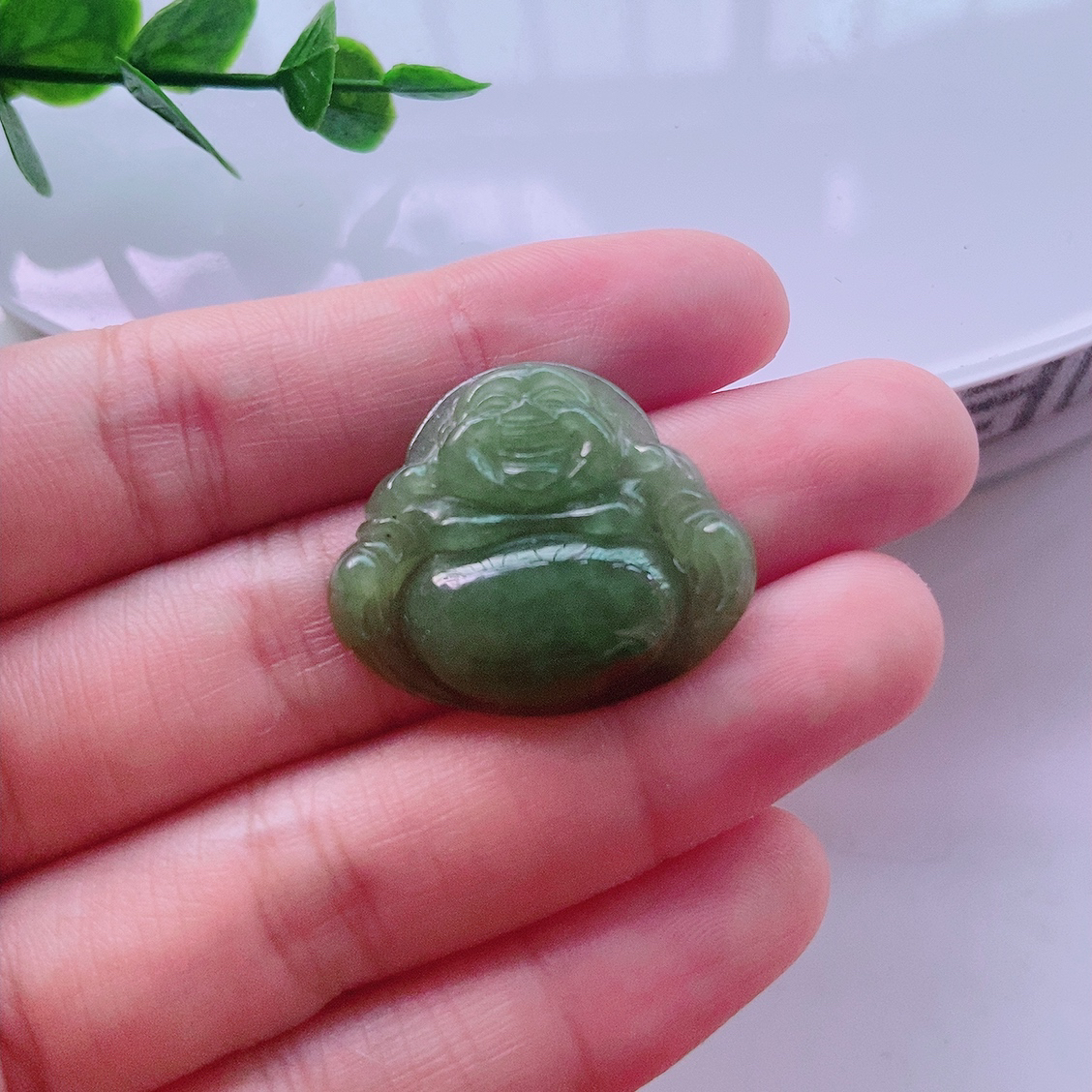 精美黄绿佛公吊坠天然翡翠A货 尺寸23.6×27×5.2mm微瑕