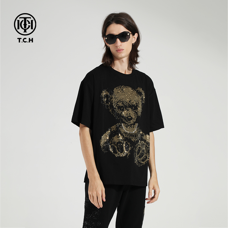山东TCH-萌小熊烫钻黑色T恤宽松圆领男女同款T21110C6192