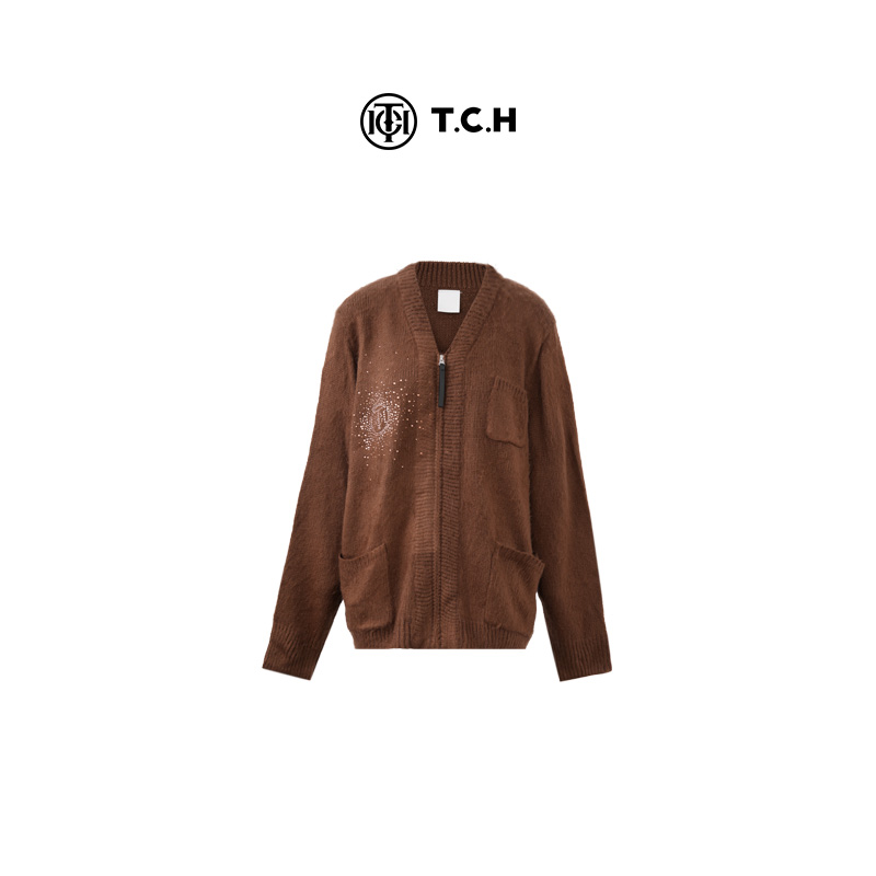 年终大促-TCH轻奢烫钻单口袋休闲时尚极简风针织开衫T72C43E5039