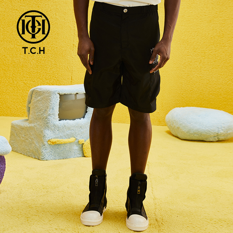 轻奢-TCH潮牌休闲短裤烫钻字母春夏新款男女黑色五分裤T69A216036