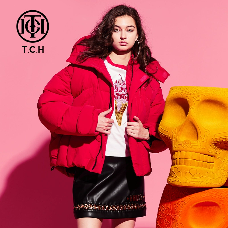 奥莱-潮牌时尚短款宽松秋冬连帽【热力感】红色羽绒服T69D198060