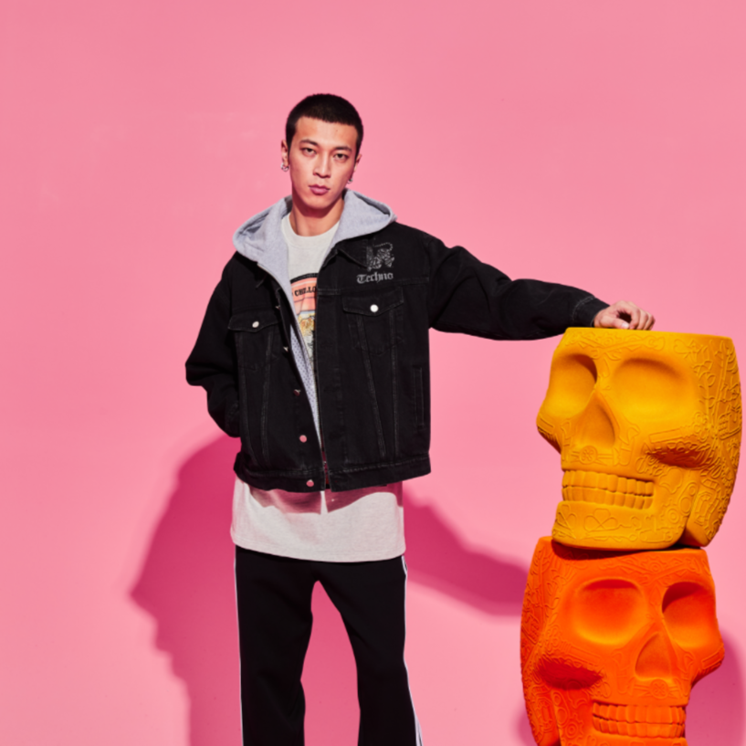 TCH轻奢烫钻工艺时尚卫衣连帽牛仔短外套情侣款S69C068008私服tch