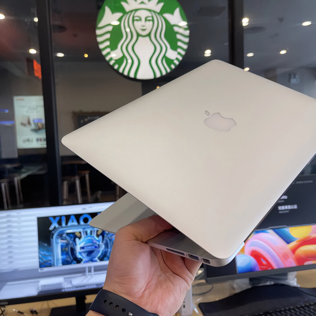 95新 Apple/苹果 轻薄学生笔记本MacBookAir游戏娱乐办公剪辑电脑