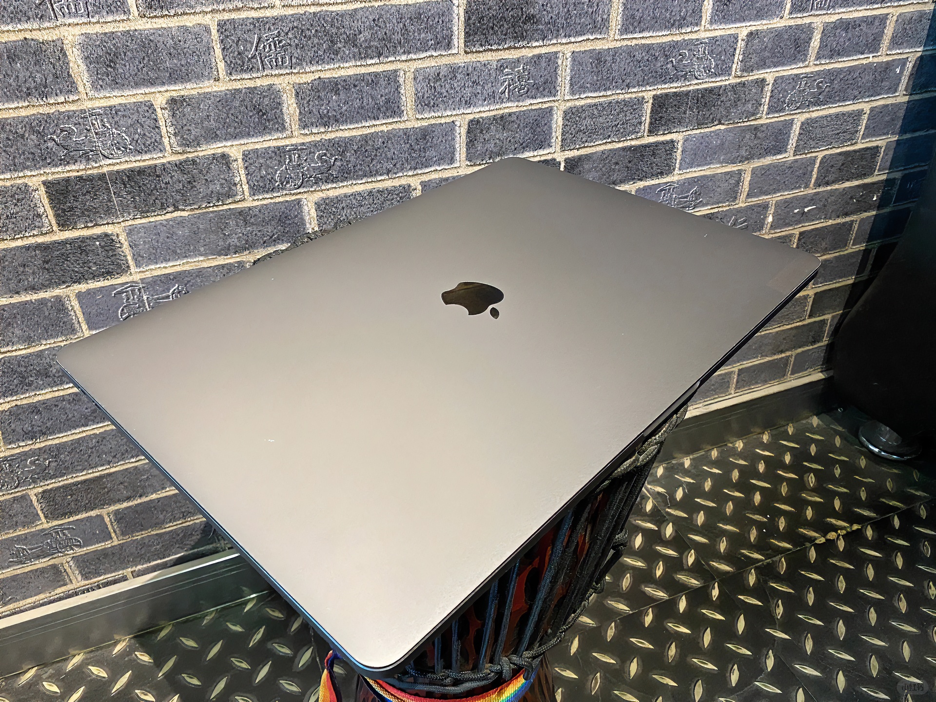 95新 Apple/苹果 MacBookPro笔记本电脑女生轻薄便携追剧商务设计