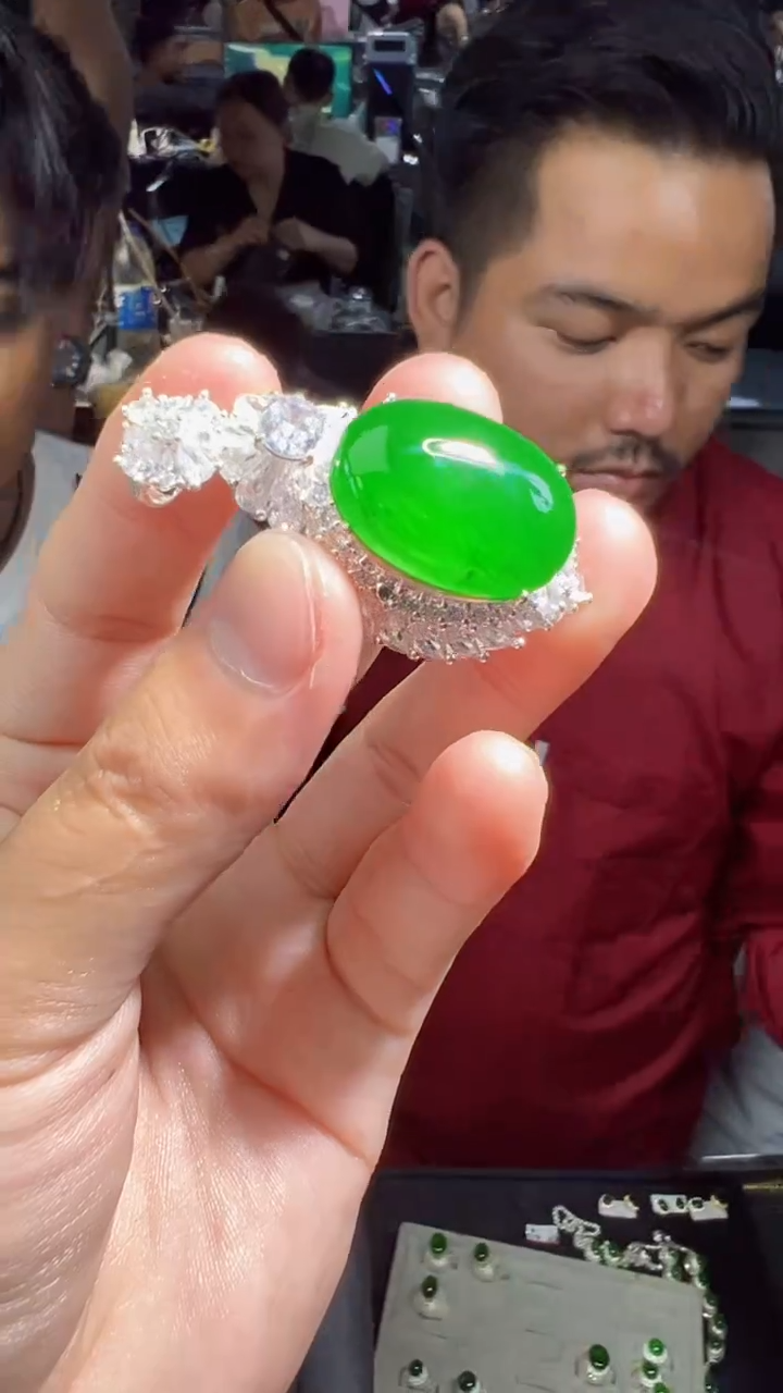 【闪购商品】定制翡翠未镶嵌吊坠1