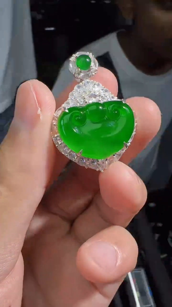 【闪购商品】定制翡翠未镶嵌吊坠 1