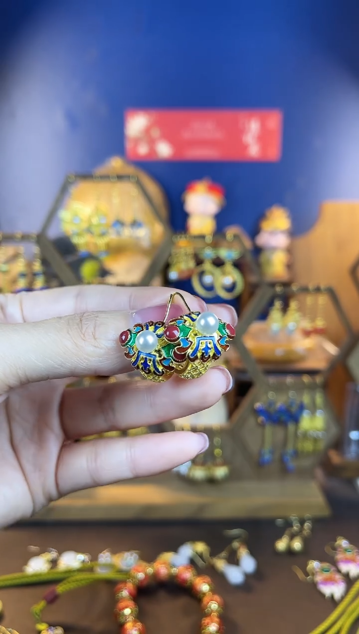 【闪购商品】170号仿花丝蝴蝶纹耳扣