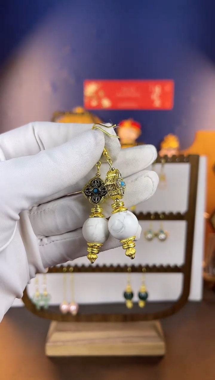 【闪购商品】白珐琅耳钩