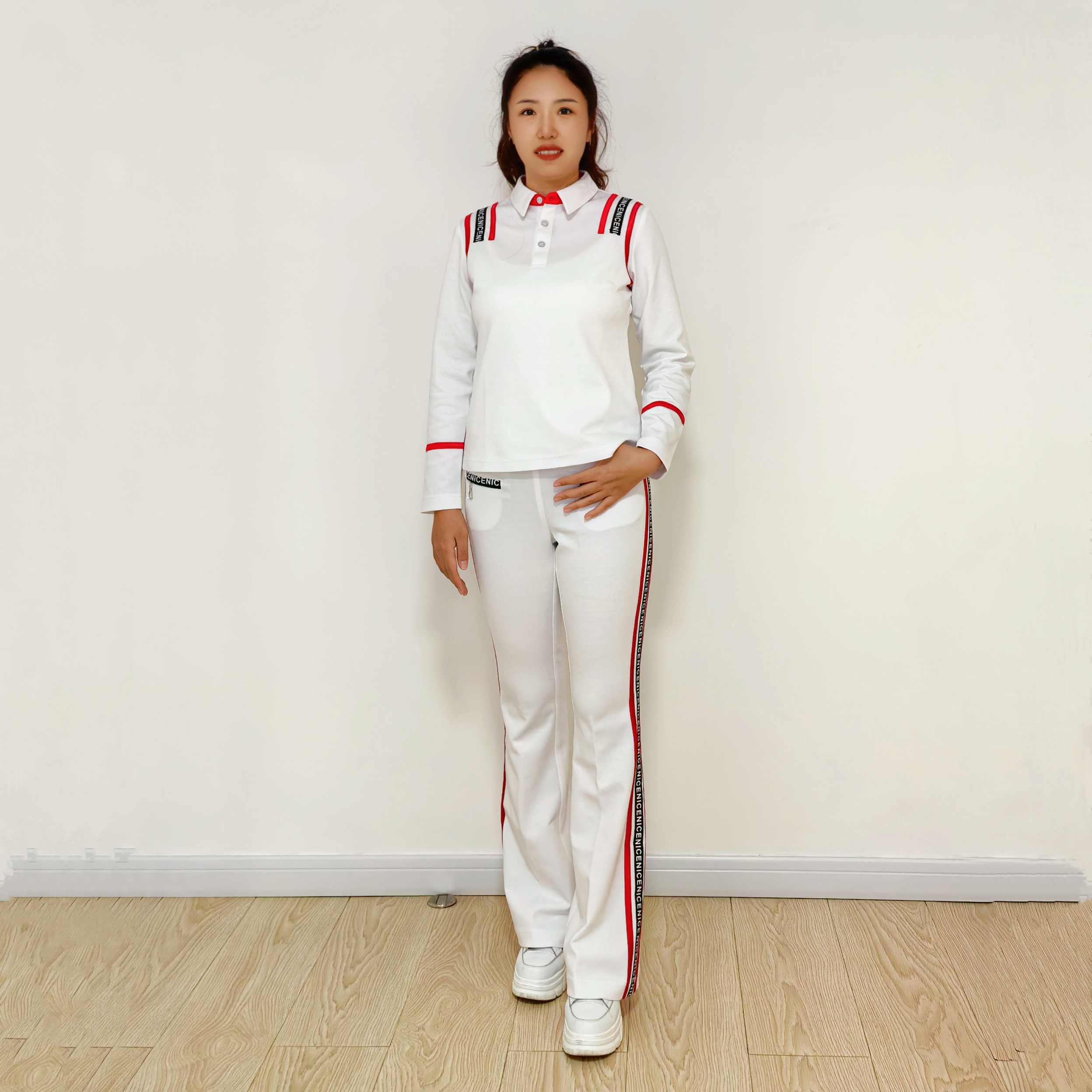 佳木斯健身操秋冬新款修身时尚白色肩字母杠南韩丝长袖T恤套装