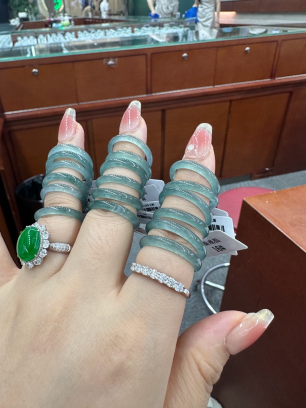 危地马拉翡翠戒指