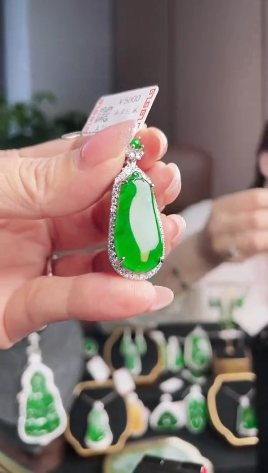 【闪购商品】翡翠吊坠银S925镶嵌福瓜