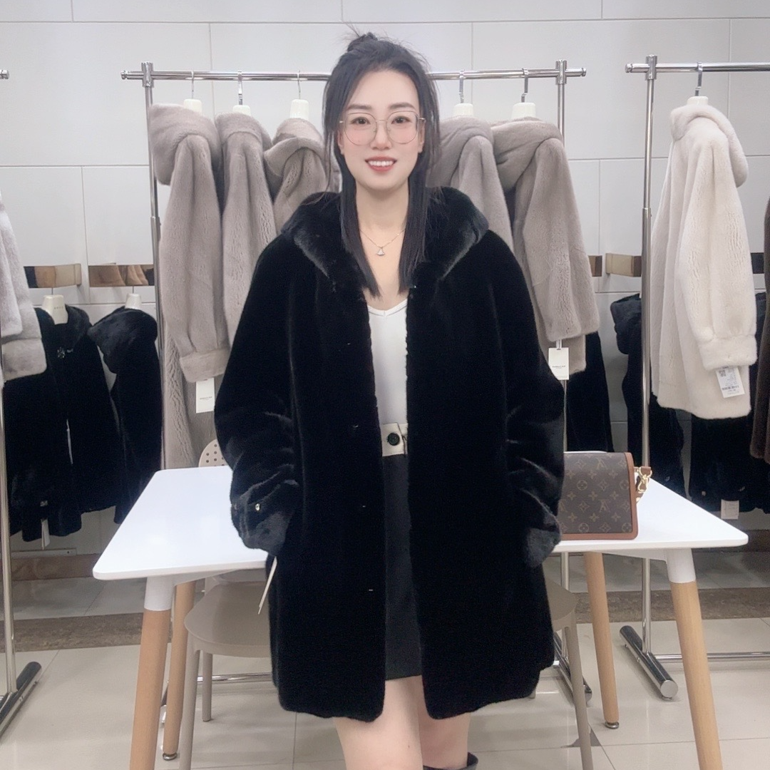 37进口貂皮大衣女新款连帽百搭外套裘皮整时尚新款休闲天鹅绒纽扣