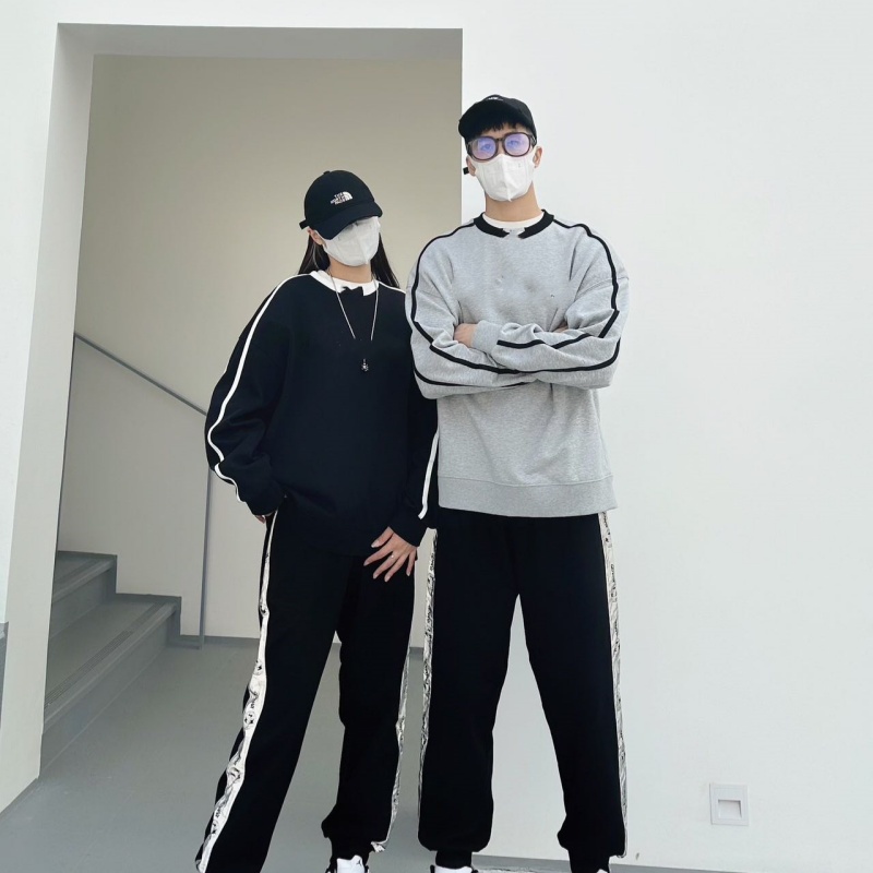 2024秋冬新款男女百搭洋气舒服潮流时尚圆领加绒卫衣