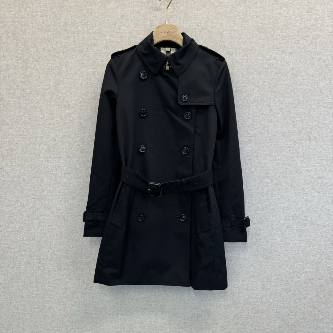 未使用 BURBERRY/博柏利 女士黑色中长款风衣 WWC20006