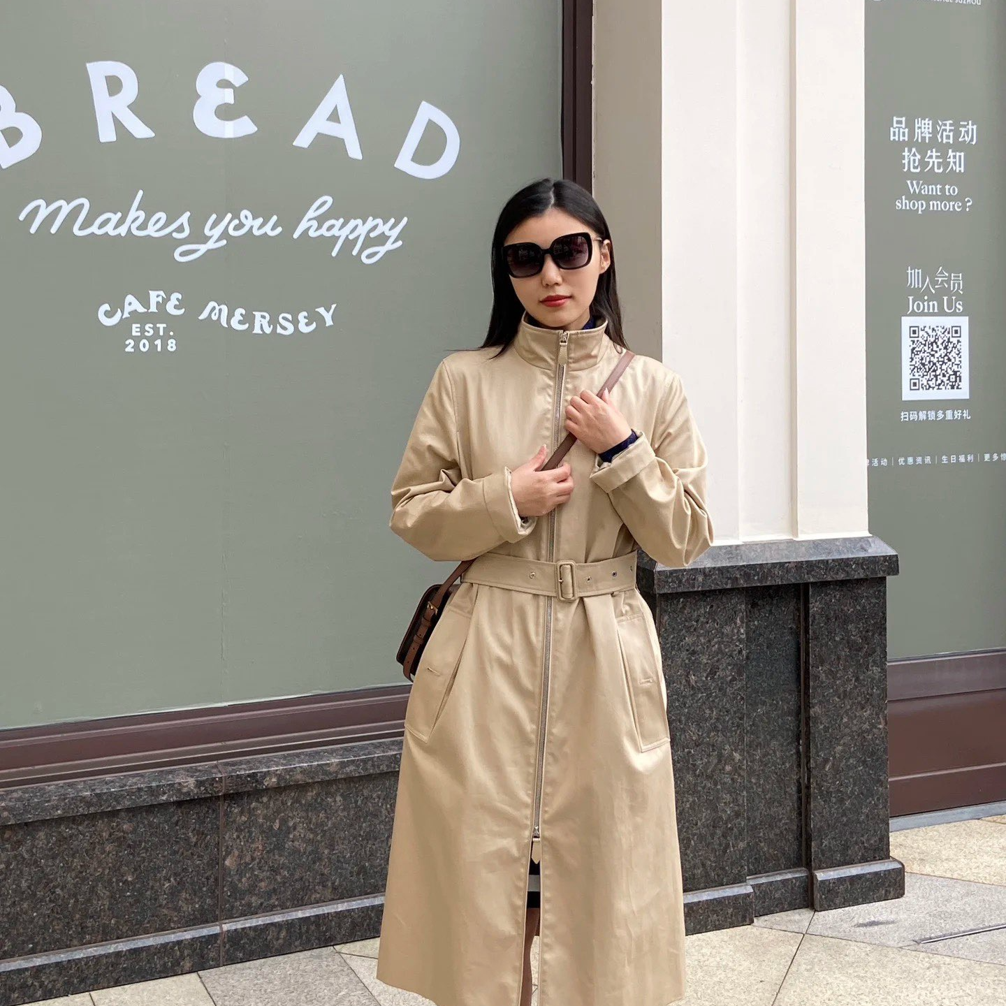 未使用 BURBERRY/博柏利 女士卡其色立领休闲风衣 Wwc20023