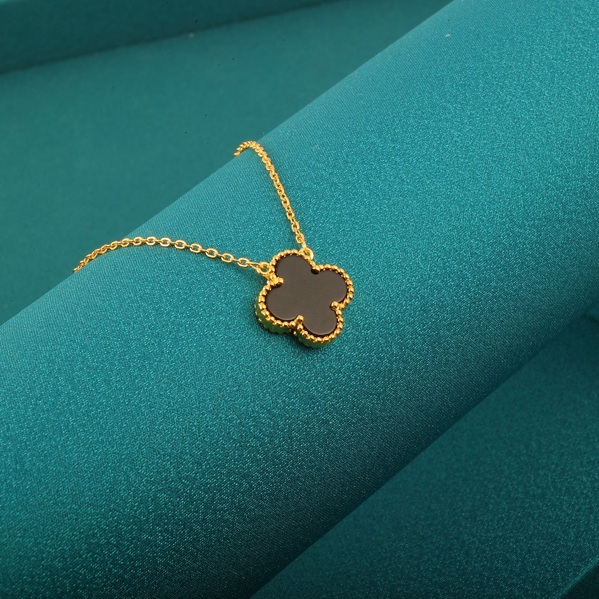 坠链均足银 四叶草黑色单花套链时尚百搭