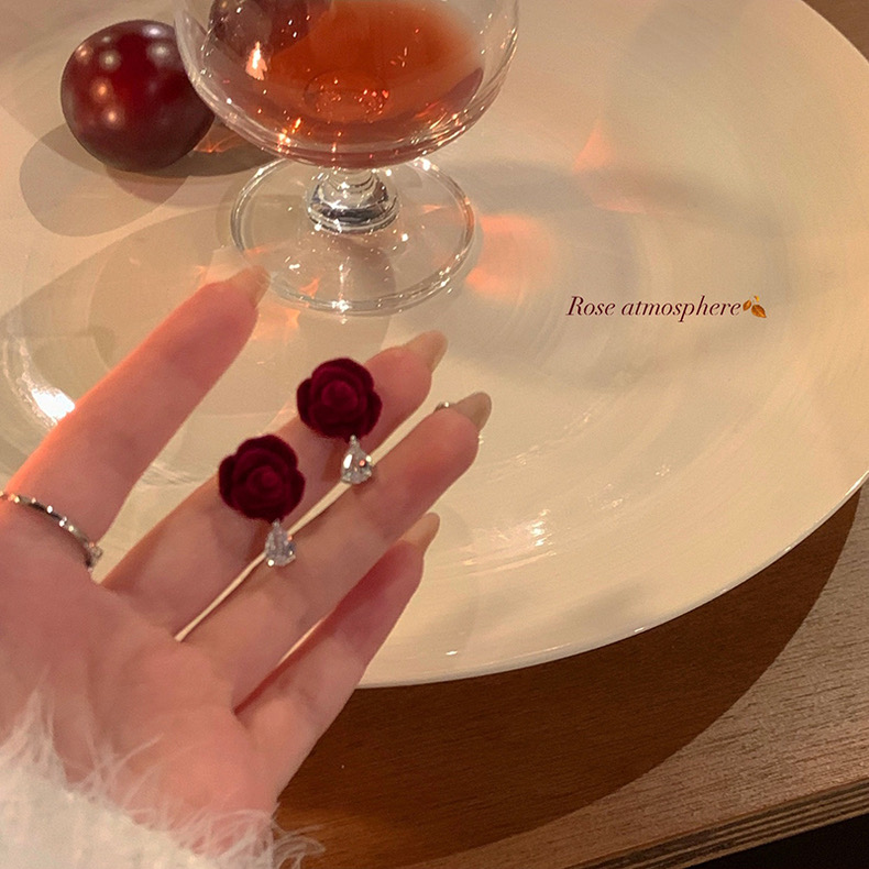 铜合金耳饰 AL3692 法式花朵丝绒水滴耳环女酒红色复古小众气质